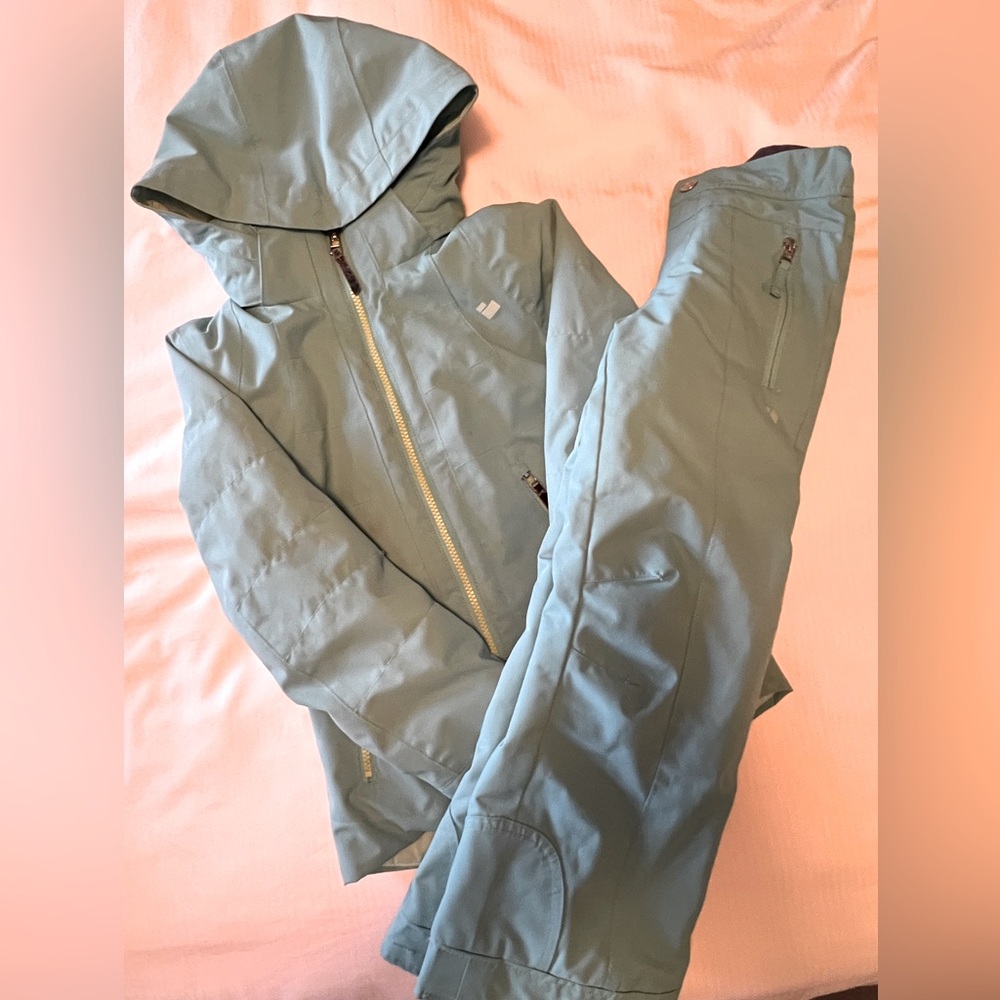 Obermeyer Kids Size 8 Snow jacket and snow pants